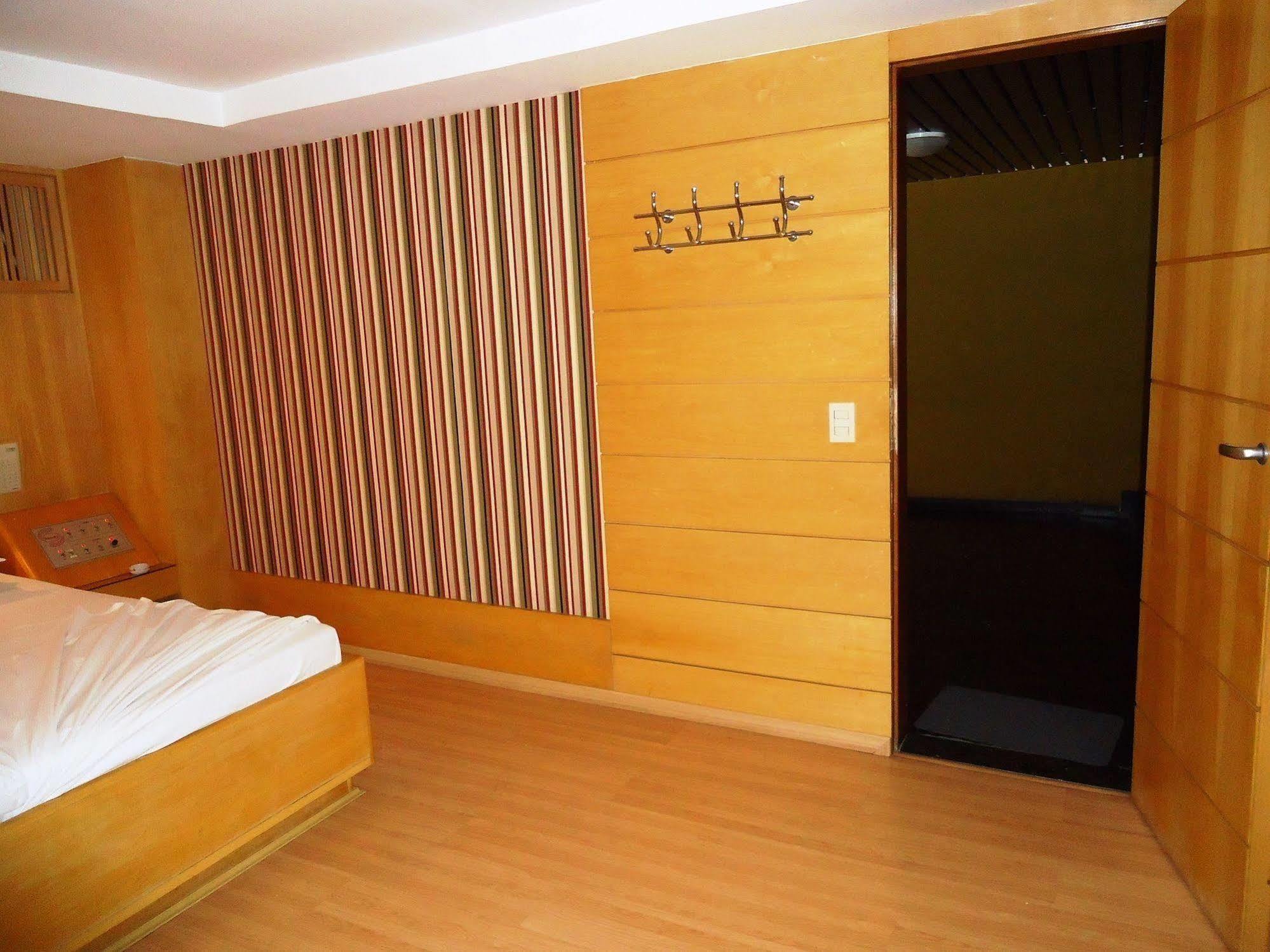 Motel Sunny (Adults Only) بيلو هورزونتي المظهر الخارجي الصورة